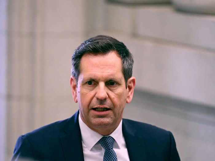 Ministerpräsident Lies dringt auf mehr Jugendschutz in sozialen Medien.  / Foto: Soeren Stache/dpa