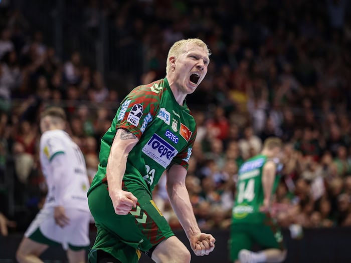 Der Magdeburger Magnus Saugstrup will mit seinem Team auch in Göppingen jubeln. / Foto: Ronny Hartmann/dpa-Zentralbild/dpa