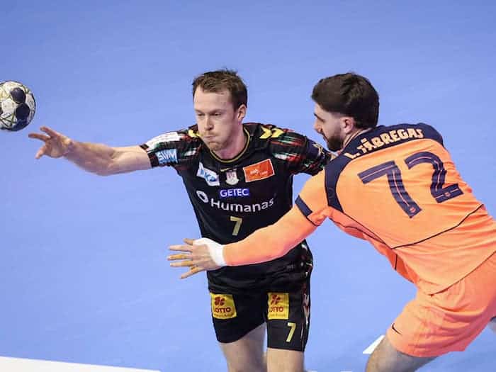 Felix Claar (l) war bester SCM-Schütze  / Foto: Ronny Hartmann/dpa-Zentralbild/dpa