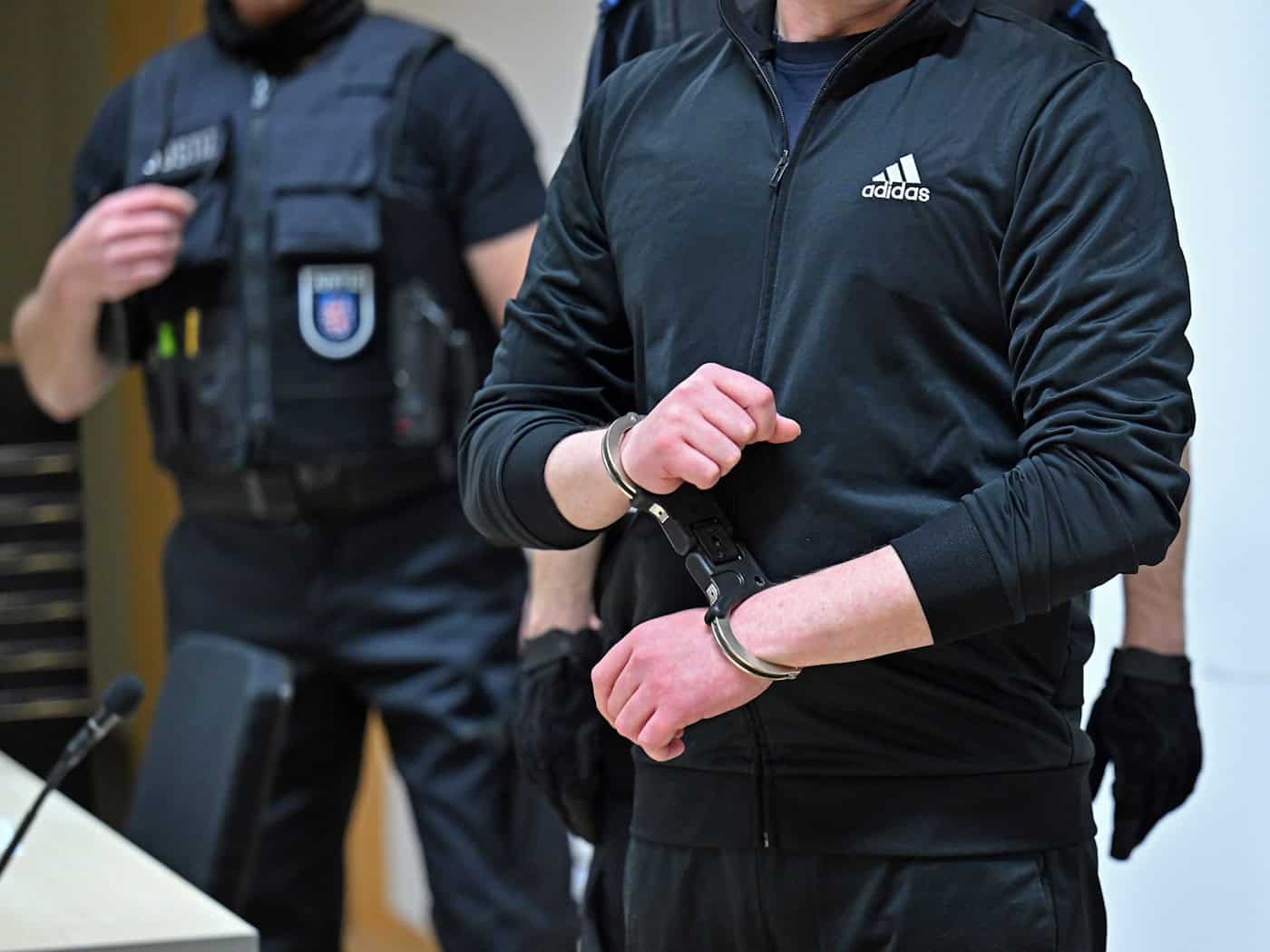 Die Verteidiger für den Hauptangeklagten im «Knockout51»-Prozess fordern einen Freispruch. (Archivbild) / Foto: Martin Schutt/dpa