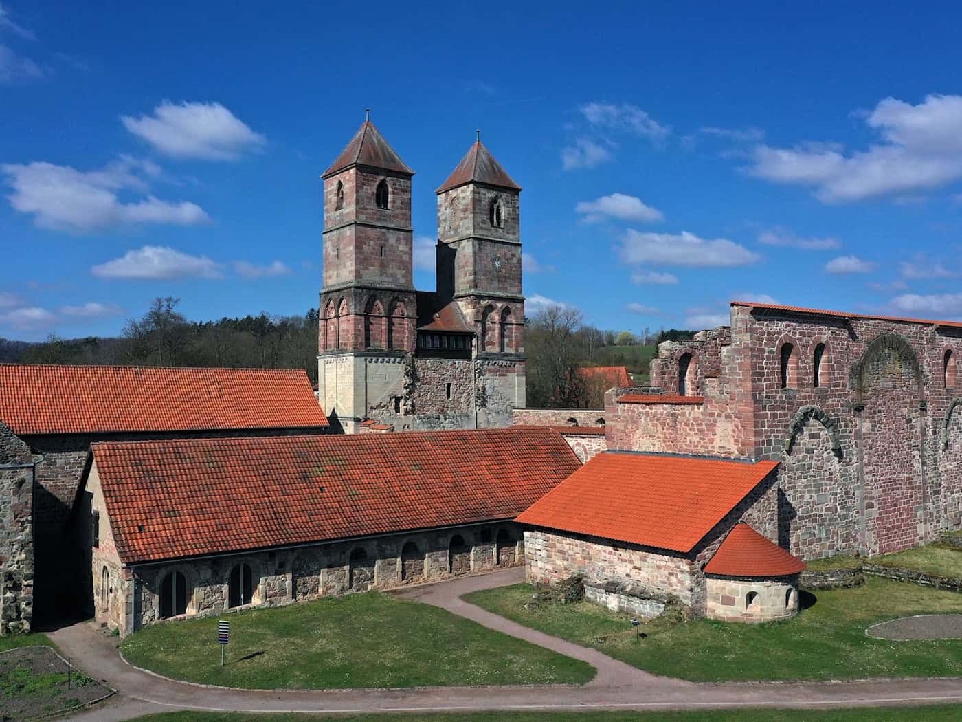 Im Hennebergischen Museum Kloster Veßra wird unter anderem eine neue Ausstellung im Laufe der Saison eröffnet. (Archivbild) / Foto: Martin Schutt/dpa