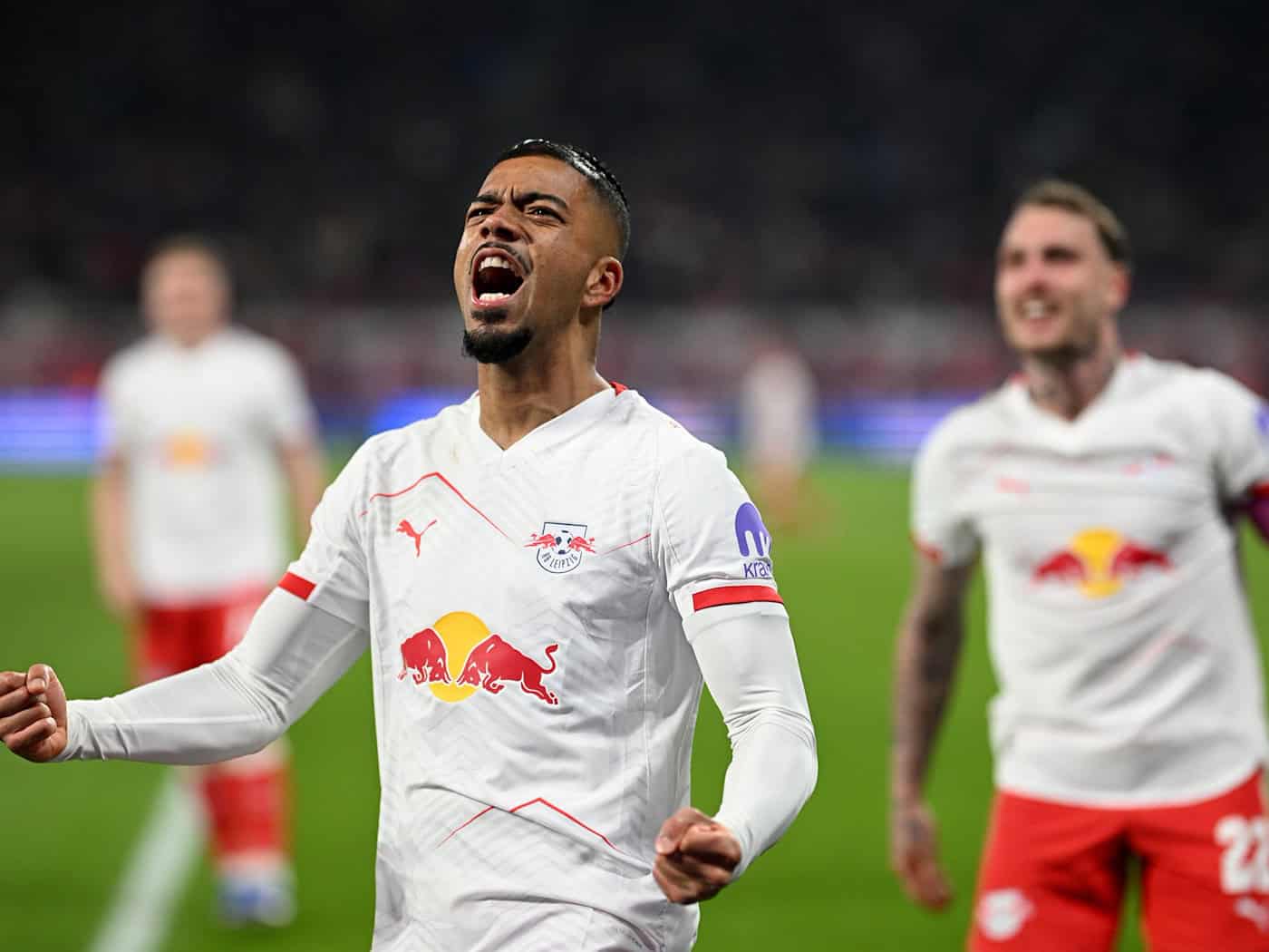 Benjamin Henrichs jubelt nach seinem Tor gegen Hoffenheim. (Archivbild) / Foto: Julius Frick/dpa