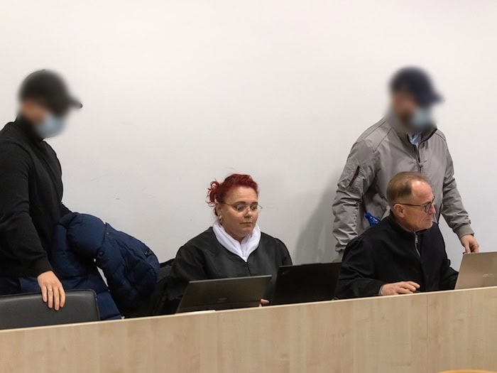 Zwei Männer aus der rechtsextremen Szene sollen zwei Journalisten aus Göttingen schwer verletzt haben. (Archivbild) / Foto: Michael Reichel/dpa