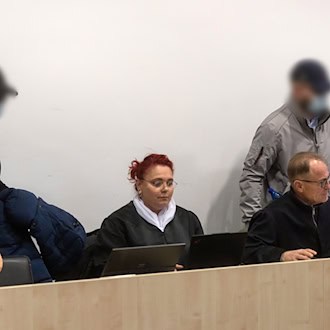 Zwei Männer aus der rechtsextremen Szene sollen zwei Journalisten aus Göttingen schwer verletzt haben. (Archivbild) / Foto: Michael Reichel/dpa
