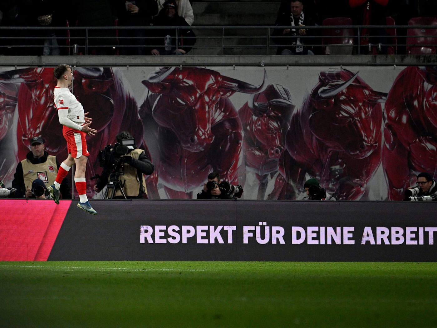 Leipzig Gruda bejubelt den Führungstreffer gegen die TSG Hoffenheim.  / Foto: Julius Frick/dpa