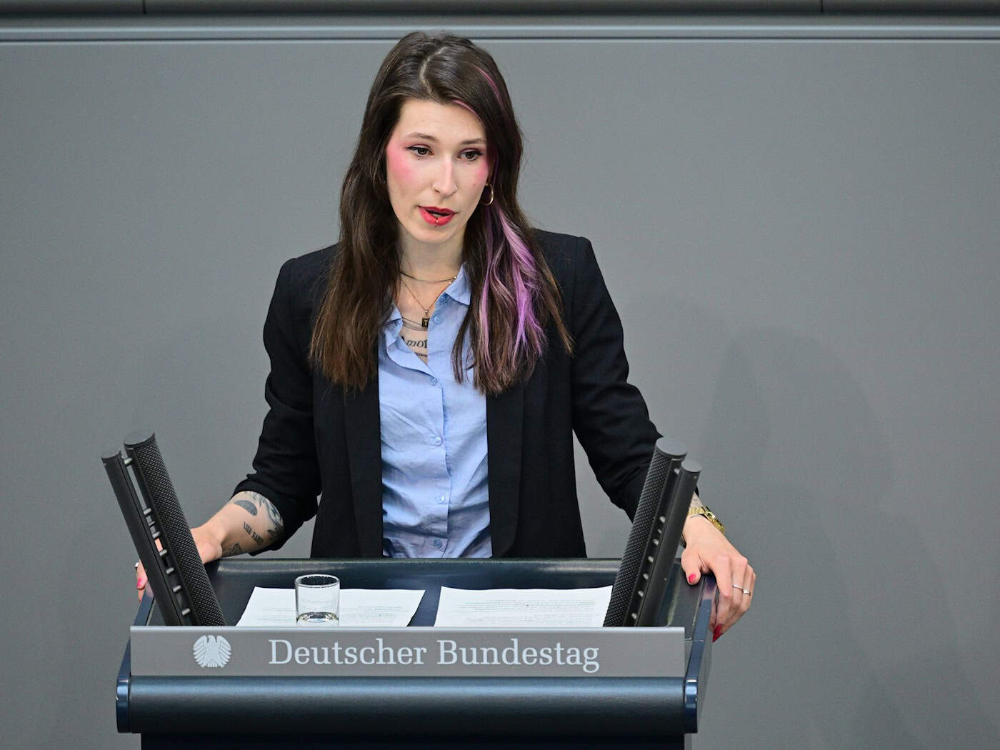 Die Thüringer Linke-Bundestagsabgeordnete Donata Vogtschmidt hält die Kontrolldichte zur Einhaltung des Mindestlohngesetzes für unzureichend. (Archivbild) / Foto: Sebastian Christoph Gollnow/dpa