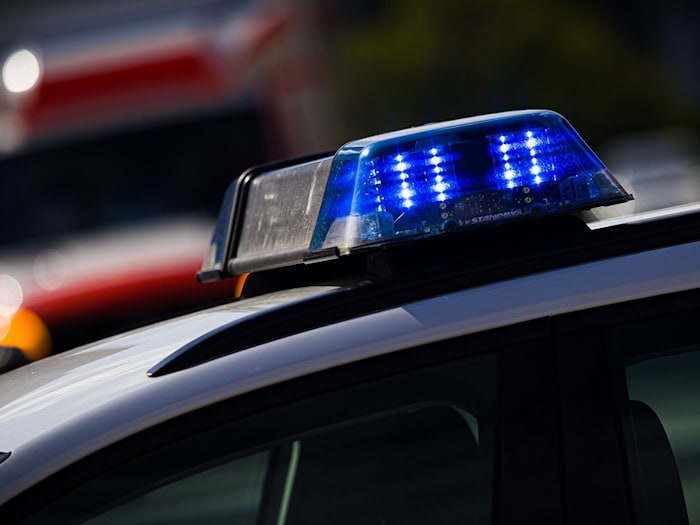 Beide Fahrer kamen mit Verletzungen in ein Krankenhaus. (Symbolbild) / Foto: Moritz Frankenberg/dpa