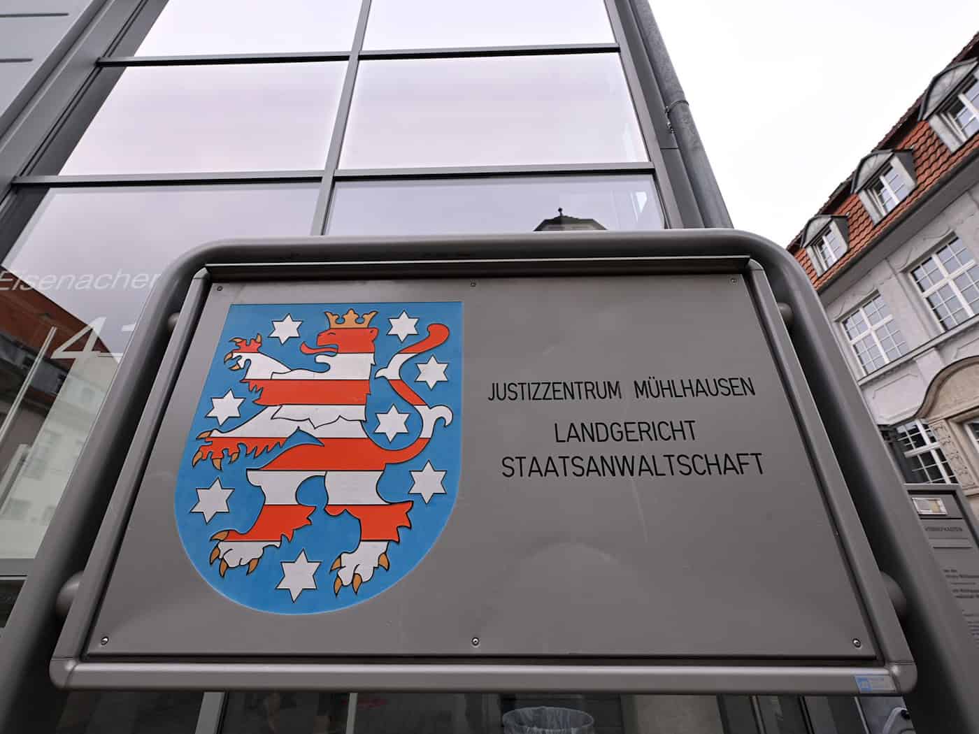 Die Staatsanwaltschaft hat nach der Entlassung eines mutmaßlichen «Reichsbürger»-Anführers aus der Untersuchungshaft erfolgreich Haftbeschwerde eingelegt. (Symbolbild) / Foto: Martin Schutt/dpa