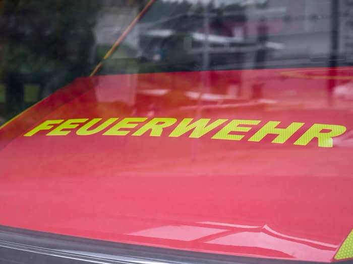Ein Brand in einem Mehrfamilienhaus in Rudolstadt macht zwei Wohnungen vorerst unbewohnbar. (Symbolbild) / Foto: Daniel Vogl/dpa