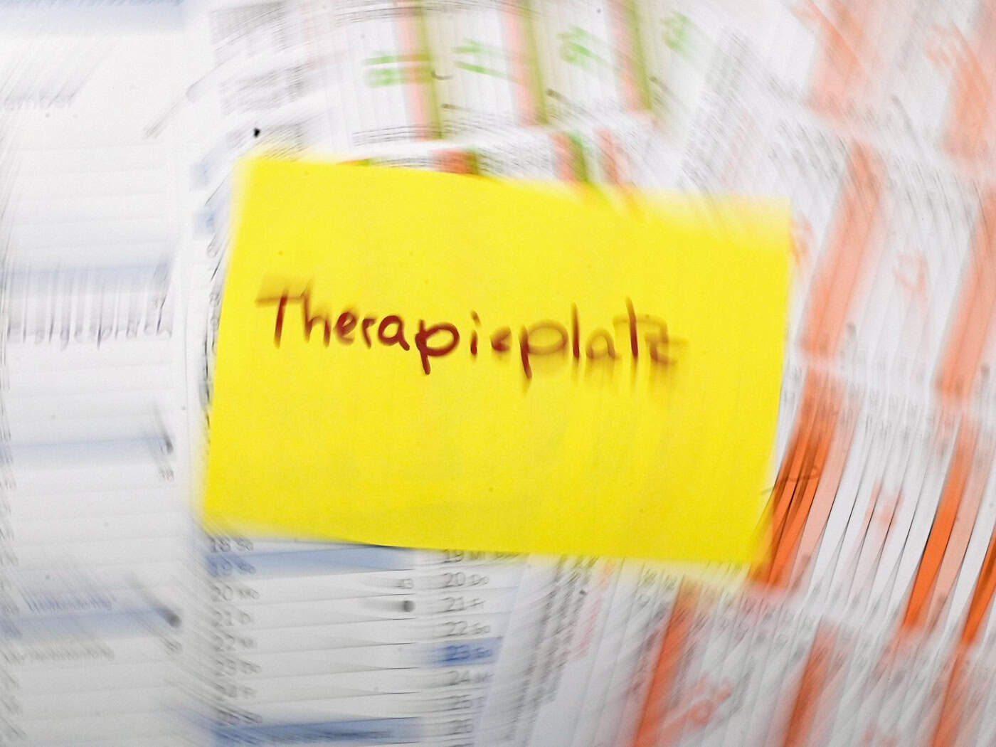 In Thüringen und anderen Bundesländern wehren sich niedergelassene Psychotherapeuten dagegen, dass die gesetzlichen Krankenkassen bei der Finanzierung psychotherapeutischer Leistungen sparen wollen. (Symbolfoto) / Foto: Katharina Kausche/dpa