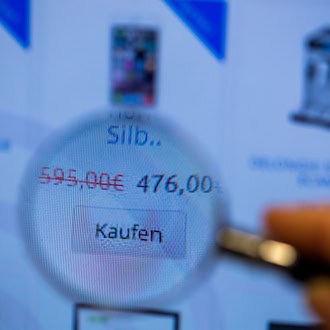 Weniger Thüringer fallen auf falsche Online-Shops rein, trotzdem bleibt der Schaden hoch. (Symbolbild) / Foto: Jens Büttner/dpa-Zentralbild/dpa