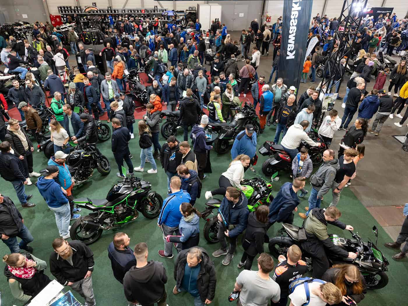 Die Motorradmesse in Erfurt läutet traditionell den Start in die neue Saison ein. (Archivbild) / Foto: Michael Reichel/dpa