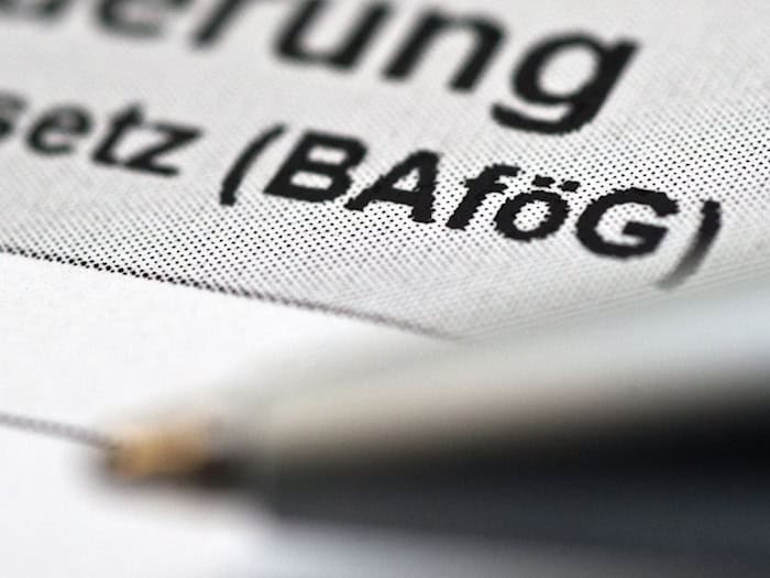 Noch immer stauen sich in Thüringen die Bafög-Anträge. (Symbolbild) / Foto: Andrea Warnecke/dpa