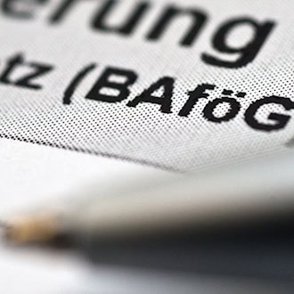 Noch immer stauen sich in Thüringen die Bafög-Anträge. (Symbolbild) / Foto: Andrea Warnecke/dpa