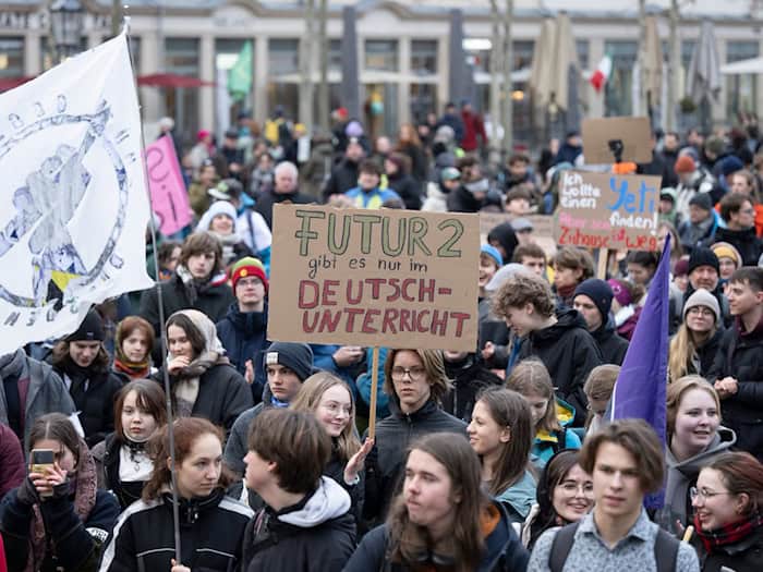 Welche Sorgen beschäftigen Jugendliche in Sachsen, Sachsen-Anhalt und Thüringen besonders? (Archivbild)  / Foto: Sebastian Kahnert/dpa