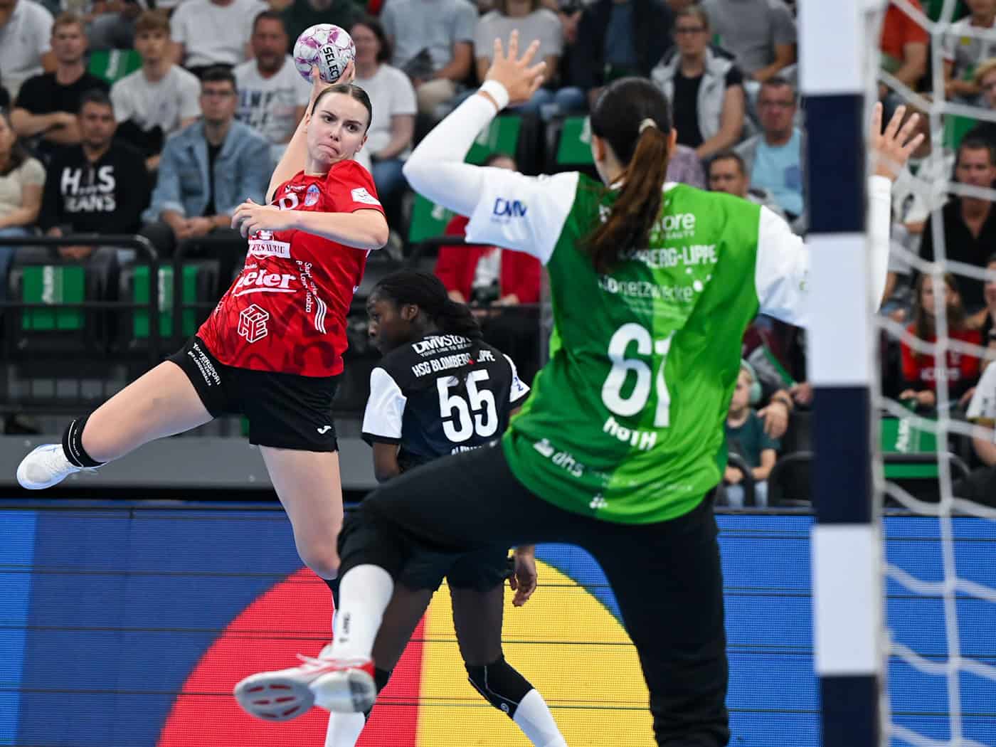 Anna Szabo und die Bundesliga-Handballerinnen des Thüringer HC mussten sich im Spiel um Platz drei der HSG Blomberg-Lippe geschlagen geben. (Archivbild) / Foto: Sven Hoppe/dpa