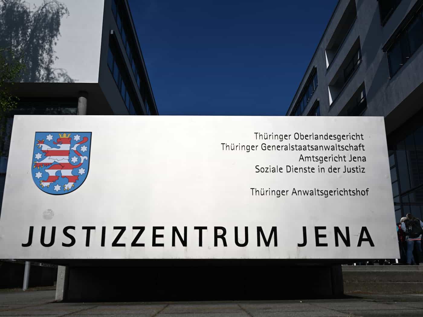 Nach vielen Verhandlungstagen soll nun am 1. April ein Urteil im zweiten Prozess am Oberlandesgericht in Jena um die rechtsextremistische Kampfsportgruppe «Knockout 51» fallen. (Symbolbild) / Foto: Martin Schutt/dpa