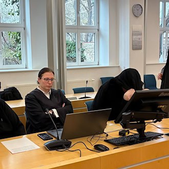 Bei seiner Einlassung räumte der angeklagte Vater Fehler bei der Pflege seines schwerbehinderten Sohnes ein. / Foto: Marie Frech/dpa