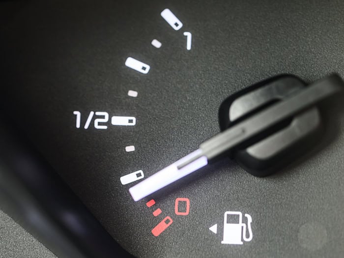 Wegen der hohen Benzin- und Dieselpreise fordert ein Verband befristete Steuerentlastungen. (Symbolbild) / Foto: Robert Michael/dpa