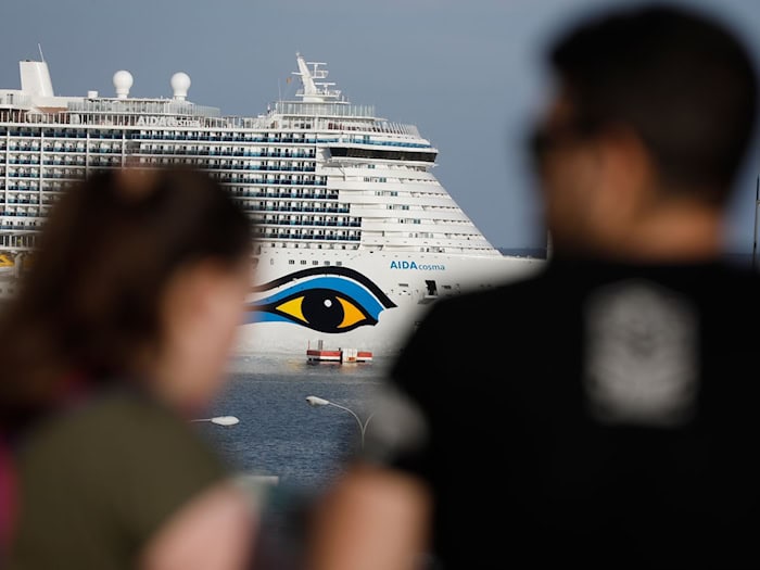 Eine Neuerung im Sommerflugplan ist die Verbindung nach Mallorca für Gäste des Kreuzfahrtschiffs Aidacosma. (Symbolbild) / Foto: Clara Margais/dpa