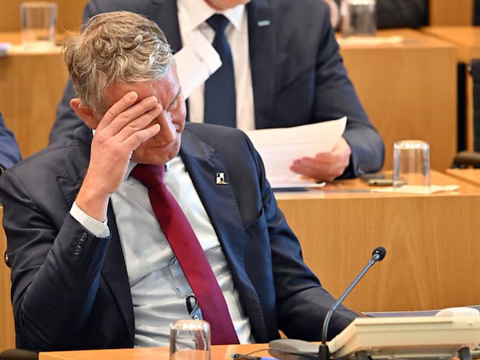 Im Verfahren gegen Thüringens AfD-Landespartei- und Fraktionschef Björn Höcke wegen des Vorwurfs der Volksverhetzung gibt es weiterhin keinen Termin für eine Hauptverhandlung. (Archivbild) / Foto: Martin Schutt/dpa