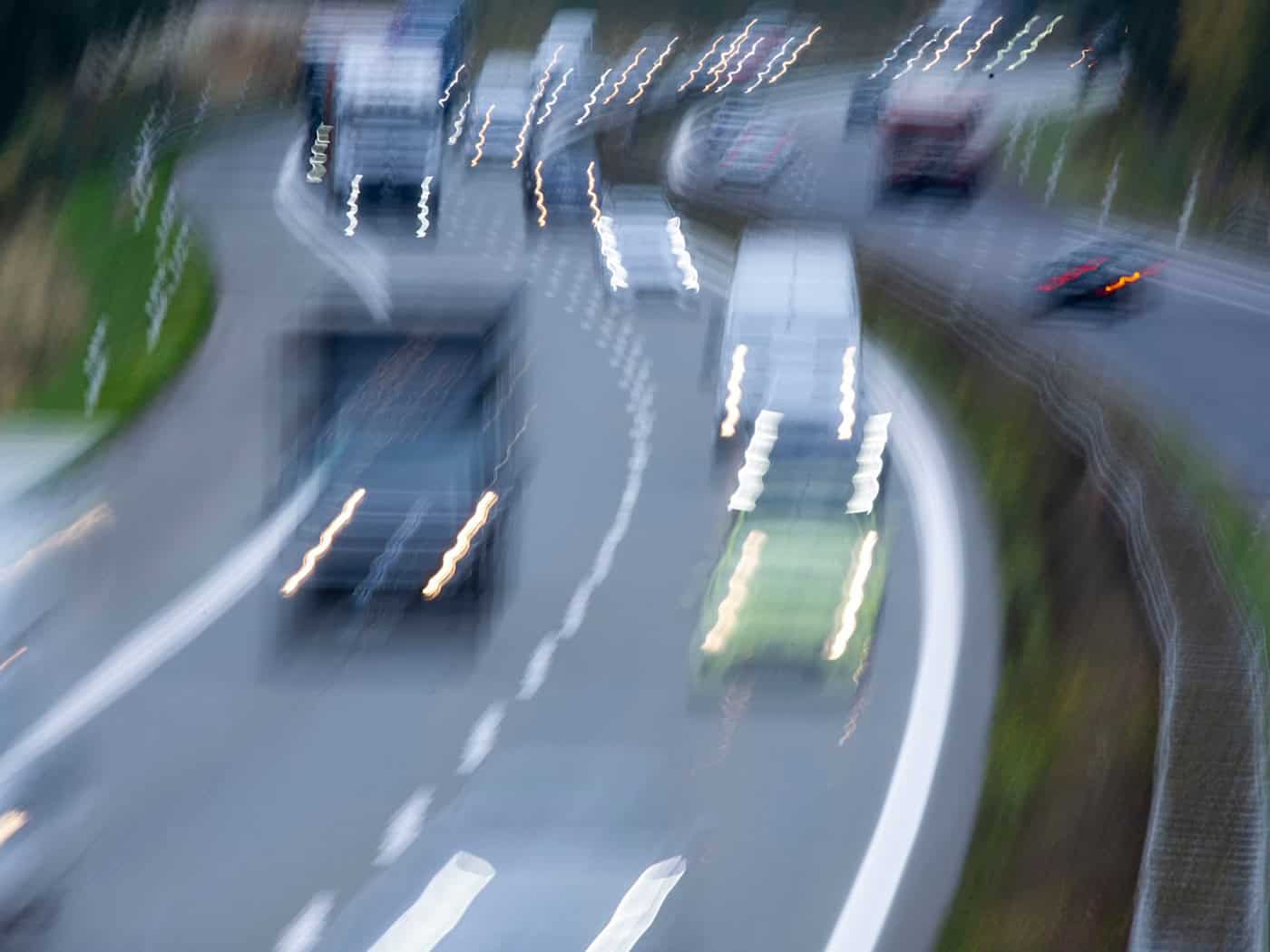 125.000 Thüringer arbeiteten im Juni vergangenen Jahres in einem anderen Bundesland. (Symbolbild) / Foto: Jens Büttner/dpa
