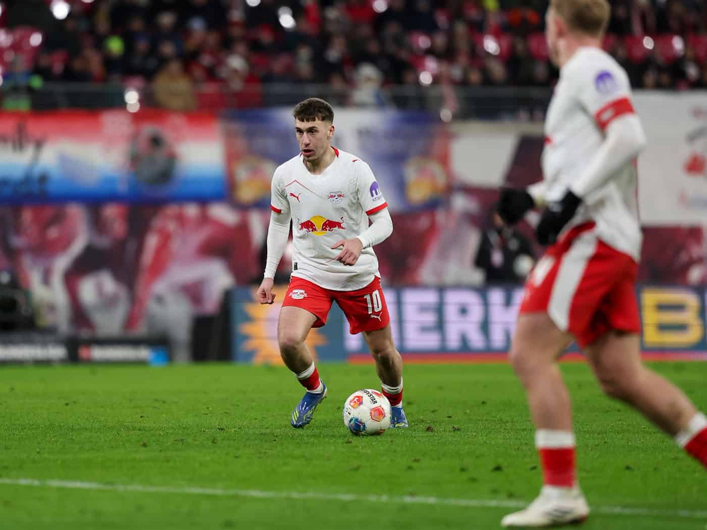 Brajan Gruda (l) kam ind er Winterpause aus England nach Leipzig. / Foto: Jan Woitas/dpa