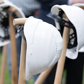 Thüringen will in diesem und dem nächsten Jahr deutlich mehr investieren. (Symbolbild) / Foto: Sebastian Kahnert/dpa