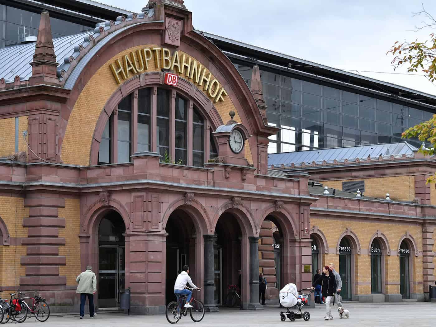 Erfurter Hauptbahnhof. Der Schmidtstedter Knoten ist einer der wichtigsten Verkehrsknotenpunkte in der Thüringer Landeshauptstadt.  / Foto: picture alliance / Martin Schutt/dpa-Zentralbild/dpa