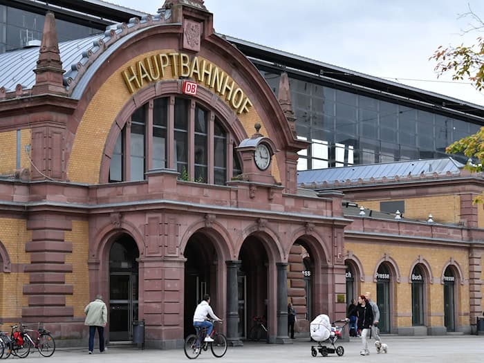 Erfurter Hauptbahnhof. Der Schmidtstedter Knoten ist einer der wichtigsten Verkehrsknotenpunkte in der Thüringer Landeshauptstadt.  / Foto: picture alliance / Martin Schutt/dpa-Zentralbild/dpa