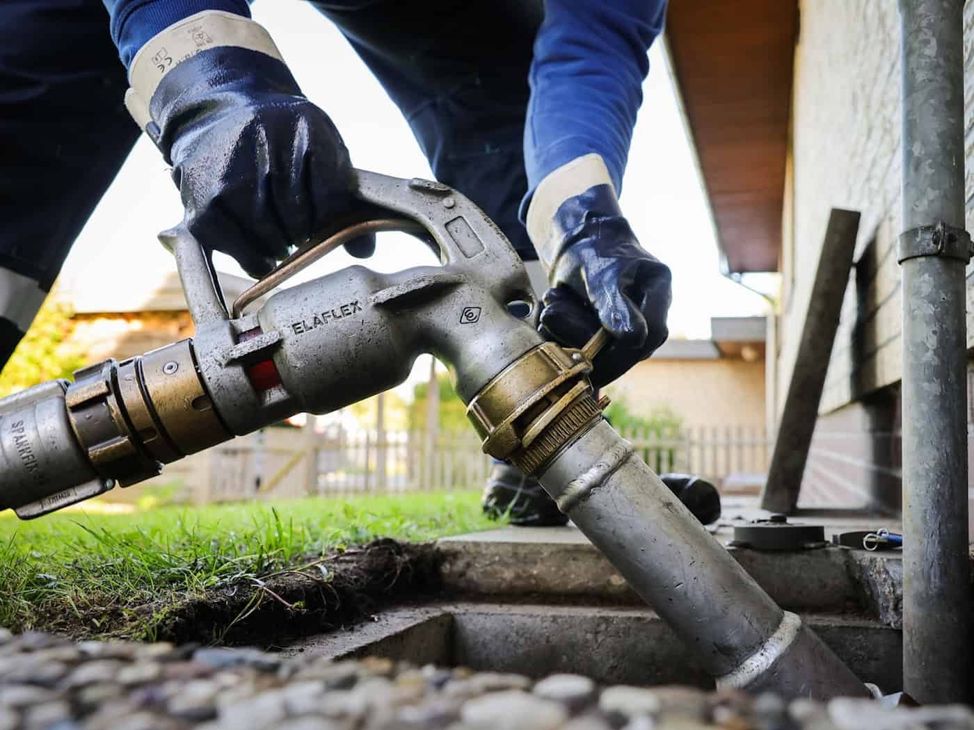 Die Verbraucherzentrale Thüringen hat mehr rechtliche Beratungen zu Heizöllieferungen. Teils springen die Lieferanten ab und versuchen, von Verträgen zurückzutreten. (Symbolbild) / Foto: Christian Charisius/dpa