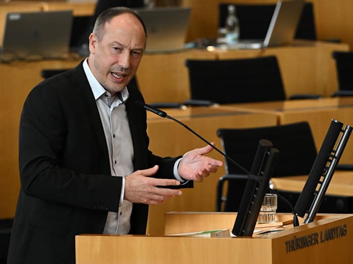AfD-Innenpolitiker Ringo Mühlmann fordert, dass es noch in diesem Jahr zu einer Entscheidung über einen Untersuchungsausschuss zur Arbeit der Internen Ermittler der Thüringer Polizei kommen soll. (Archivbild) / Foto: Martin Schutt/dpa
