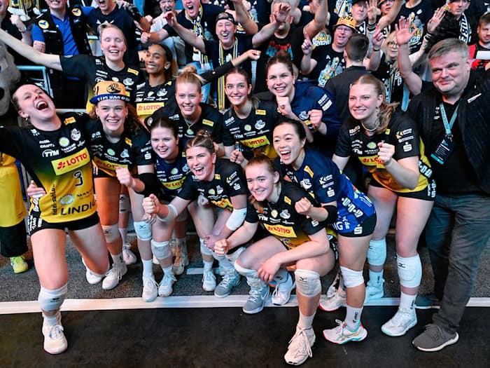 Party mit den eigenen Fans gehört bei Suhl dazu. (Archivbild) / Foto: Uwe Anspach/dpa