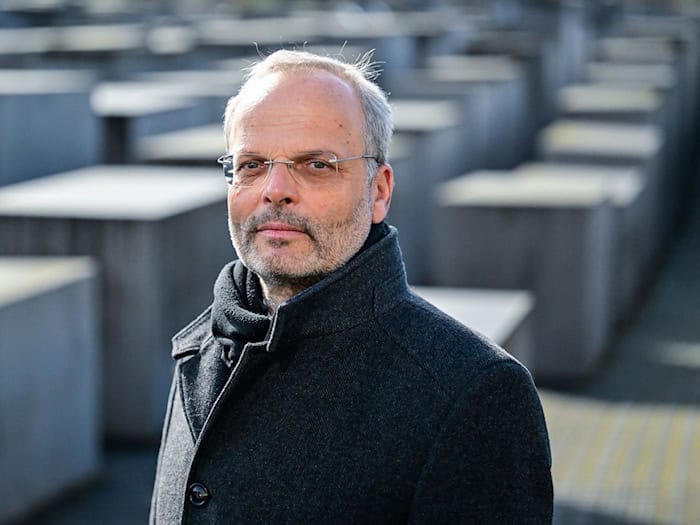 Felix Klein will am Sonntag selbst am Gedenken an die Befreiung des damaligen Konzentrationslagers Buchenwald teilnehmen. (Archivbild) / Foto: Sebastian Christoph Gollnow/dpa