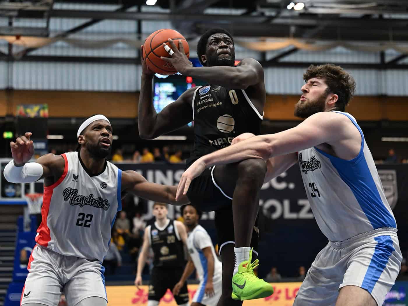 Khyri Thomas (M) war der Top-Scorer des MBC. / Foto: Hendrik Schmidt/dpa