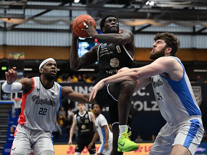 Khyri Thomas (M) war der Top-Scorer des MBC. / Foto: Hendrik Schmidt/dpa