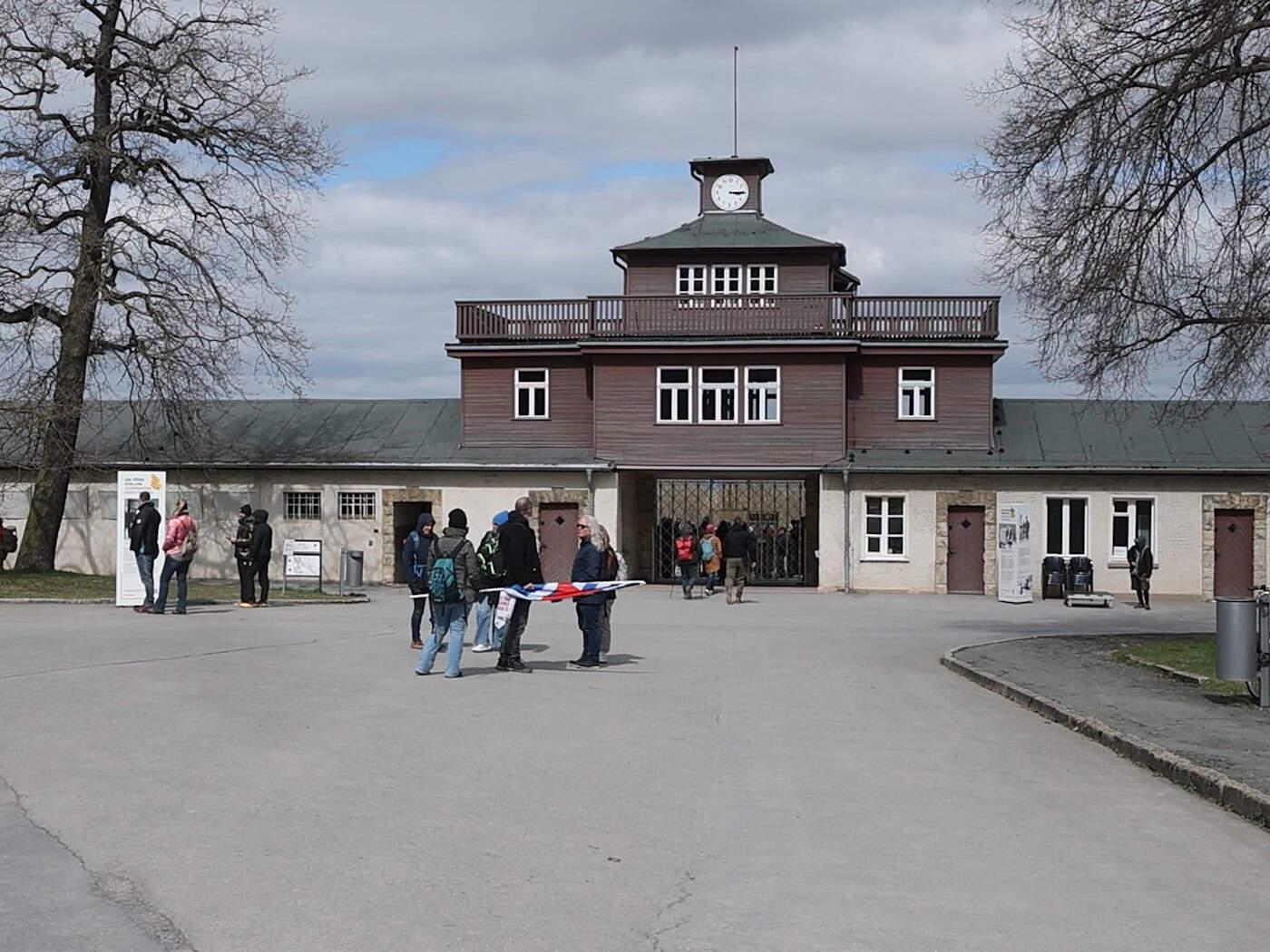 Dieses Jahr jährt sich die Befreiung des Konzentrationslagers Buchenwald zum 81. Mal (Archivbild) / Foto: Bodo Schackow/dpa