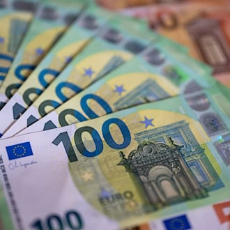 Für die Sanierung der Radrennbahn in Gera, der Eissporthalle in Erfurt und der Sportfreianlage in Saale-Orla-Kreis gibt es Geld vom Bund. (Symbolbild) / Foto: Monika Skolimowska/dpa