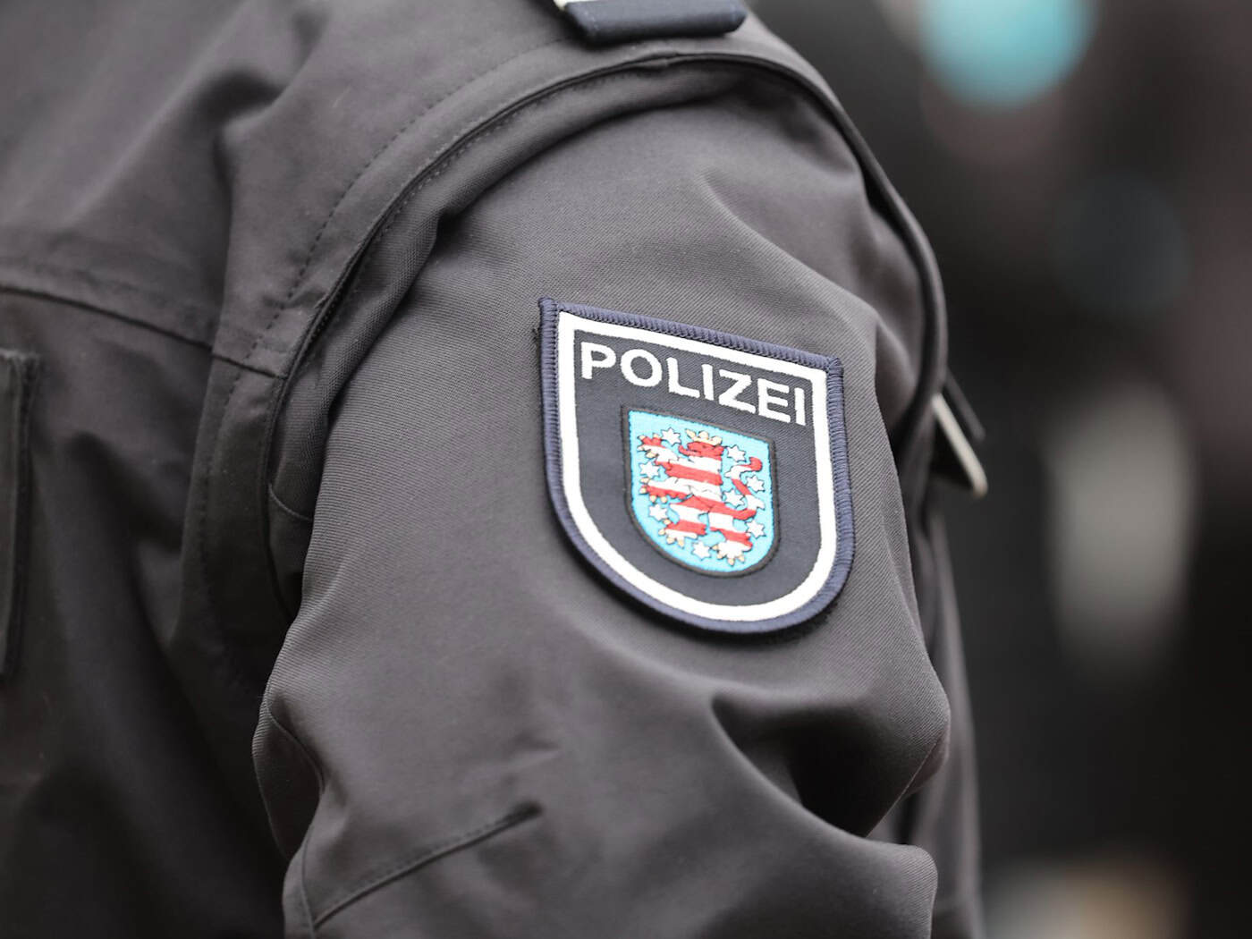 In Thüringen gab es im Jahr 2025 rund 590 Ermittlungsverfahren gegen Polizisten. (Symbolbild) / Foto: Bodo Schackow/dpa