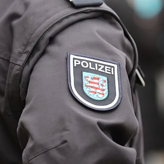 In Thüringen gab es im Jahr 2025 rund 590 Ermittlungsverfahren gegen Polizisten. (Symbolbild) / Foto: Bodo Schackow/dpa