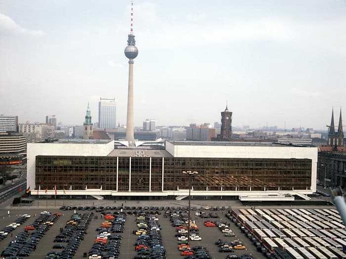 Der Palast der Republik in Ost-Berlin war von 1976 bis 1989 geöffnet. (Archivbild)  / Foto: dpa/dpa