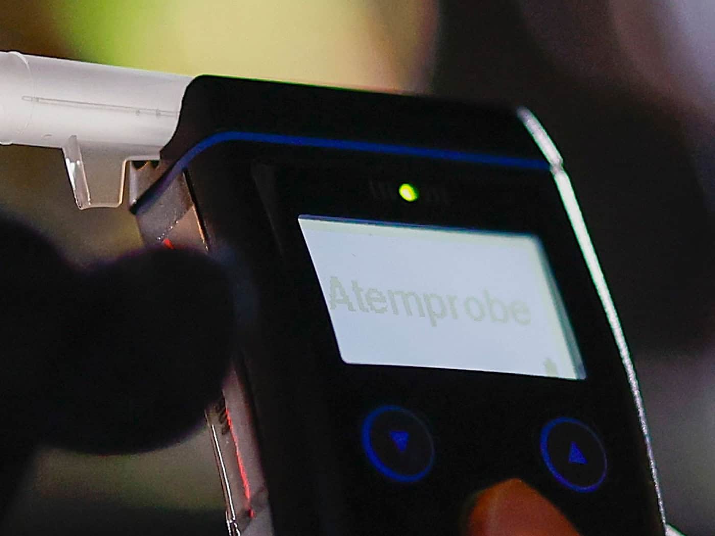 Fast drei Promille zeigte ein Alkoholtest der Polizei an. (Symbolbild) / Foto: Heiko Becker/dpa