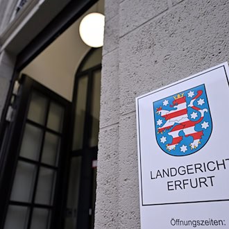 Die Staatsanwaltschaft legt dem Mann versuchten Mord zur Last, verhandelt wird am Landgericht Erfurt. (Archivbild) / Foto: Martin Schutt/dpa-Zentralbild/dpa