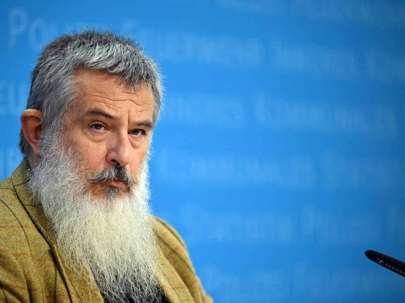 Thüringens Verfassungsschutzpräsident Stephan Kramer sieht potenziell auch bestimmte deutsche Unternehmen durch hybride Strategien Russlands im Krieg mit der Ukraine gefährdet. (Archivbild) / Foto: Martin Schutt/dpa