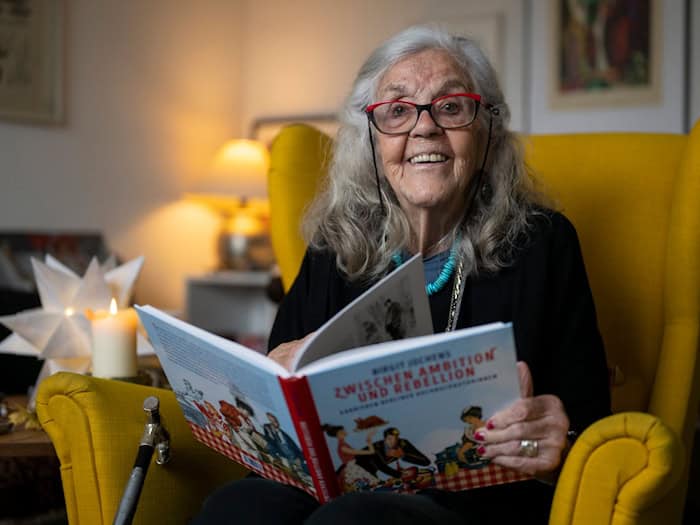 Ursula Winnington schrieb acht Kochbücher. (Archivbild) / Foto: Monika Skolimowska/dpa