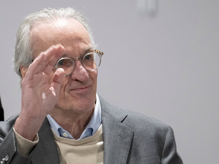Der Hauptangeklagte Heinrich XIII. Prinz Reuß erzählte von den Treffen auf seinem Jagdschloss in Thüringen. (Archivbild) / Foto: Boris Roessler/dpa POOL/dpa
