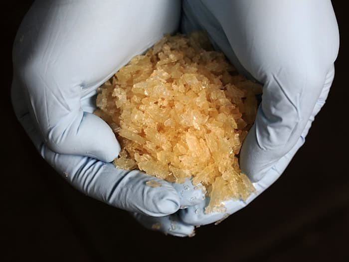 Ein großes Drogen-Labor zur Herstellung von Crystal Meth hatten Ermittler 2022 in Erfurt ausgehoben - nun beginnt dazu ein Prozess am Landgericht Erfurt. (Symbolbild) / Foto: picture alliance / dpa