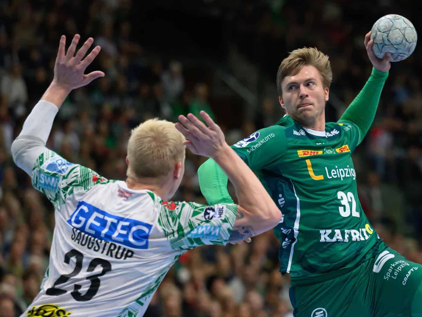 Franz Semper und die Bundesliga-Handballer des SC DHfK Leipzig feierten einen wichtigen Heimsieg gegen Erlangen. (Archivbild) / Foto: Hendrik Schmidt/dpa