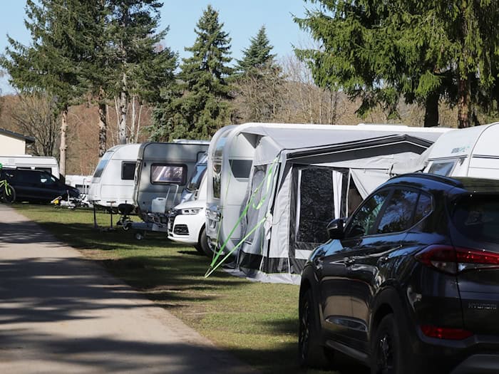 Schon jetzt sind vielerorts die Plätze gut gefüllt.  / Foto: Bodo Schackow/dpa