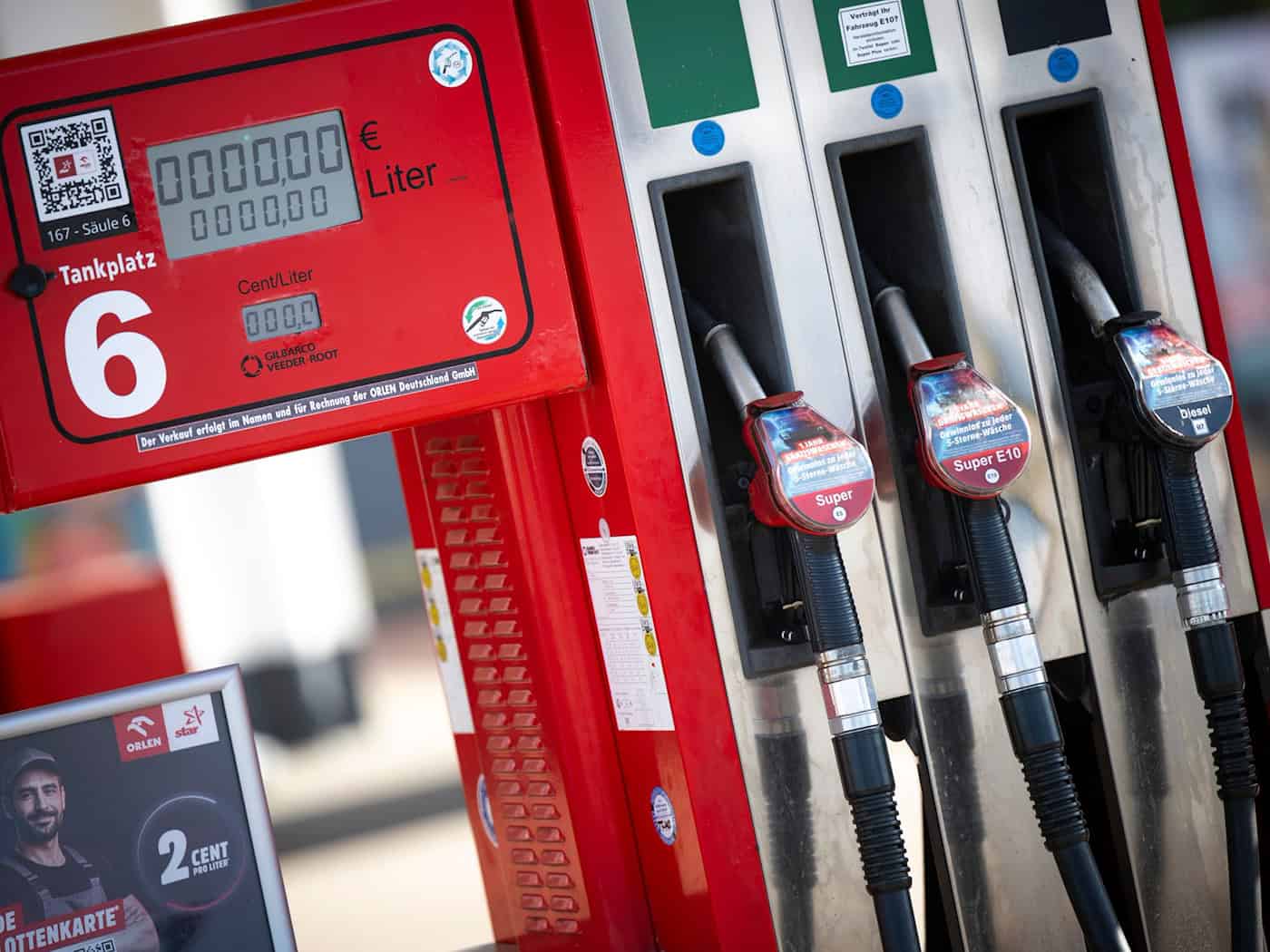 Der TÜV Thüringen rät von einer Einlagerung von Benzin oder Diesel ab. (Symbolbild) / Foto: Philip Dulian/dpa